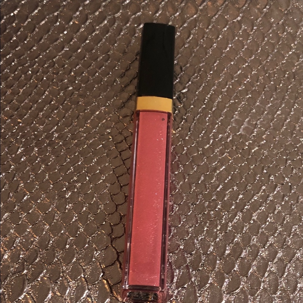 CHANEL Pink Shimmer Lip Gloss
